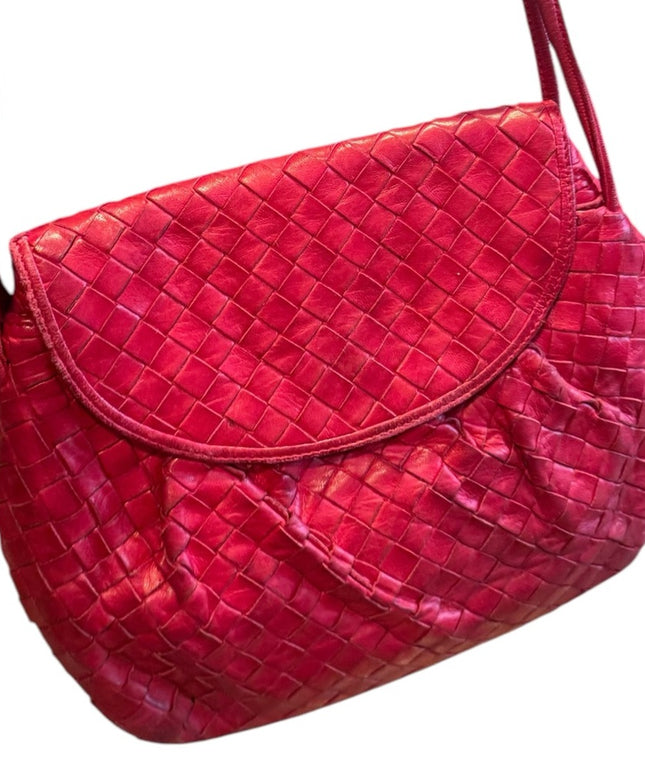 Elegant Vintage 1970s Bottega Veneta Red Woven Leather Shoulder Bag Italy