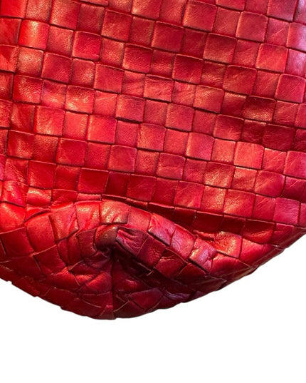 Elegant Vintage 1970s Bottega Veneta Red Woven Leather Shoulder Bag Italy