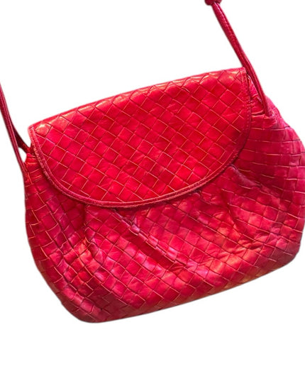 Elegant Vintage 1970s Bottega Veneta Red Woven Leather Shoulder Bag Italy