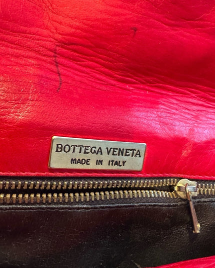 Elegant Vintage 1970s Bottega Veneta Red Woven Leather Shoulder Bag Italy