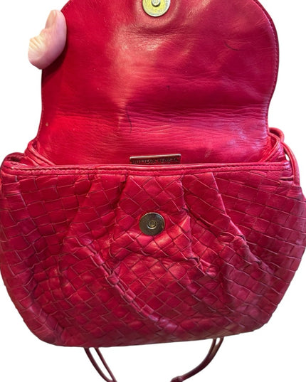 Elegant Vintage 1970s Bottega Veneta Red Woven Leather Shoulder Bag Italy