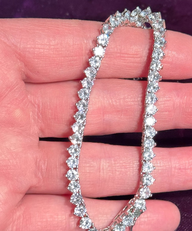Elegant Silver rhodium plated sparkle crystal Tennis Necklace