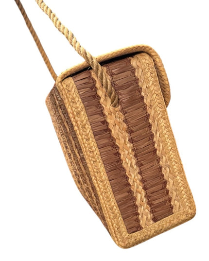 Vintage straw handmade woven Stylish Tan and Brown shoulder bag purse vintage