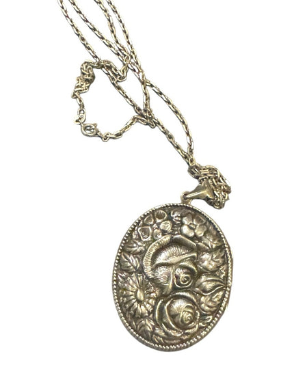 Elegant Repousse Vintage sterling silver 925 Floral Roses Large Locket Necklace