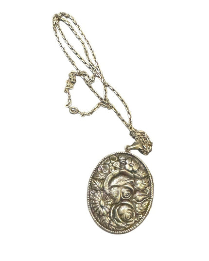 Elegant Repousse Vintage sterling silver 925 Floral Roses Large Locket Necklace