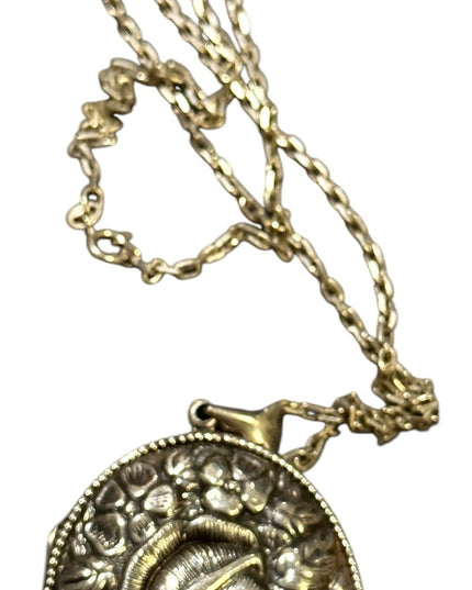 Elegant Repousse Vintage sterling silver 925 Floral Roses Large Locket Necklace