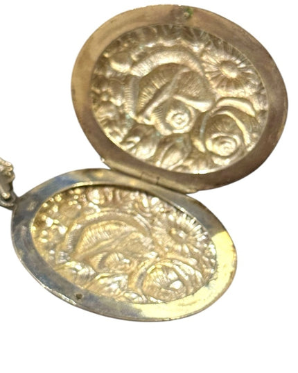 Elegant Repousse Vintage sterling silver 925 Floral Roses Large Locket Necklace