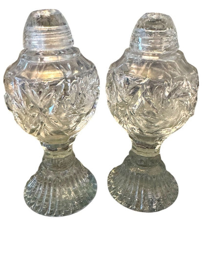 Elegant Vintage Pinwheel high quality Salt & Pepper shakers Clear Glass etched