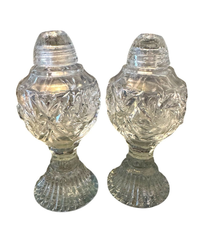 Elegant Vintage Pinwheel high quality Salt & Pepper shakers Clear Glass etched