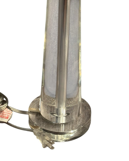 Lovely Like new Clear Acrylic lucite Table Lamp stunning elegant