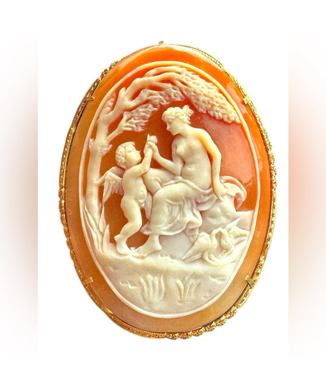 Elegant Vintage Large Italy Veneza 18K Cameo Shell Brooch Original Box 750
