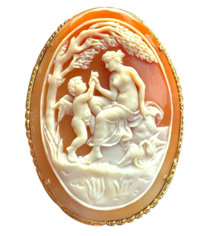 Elegant Vintage Large Italy Veneza 18K Cameo Shell Brooch Original Box 750