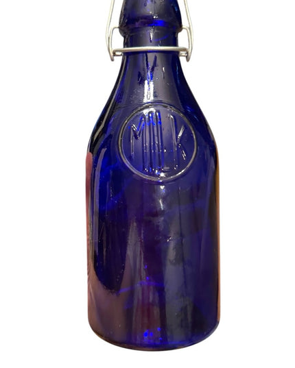 VINTAGE KOBALT BLUE MILK BOTTLE LAIT MADE IN ITALY EMBOSSED LETTERING Cow