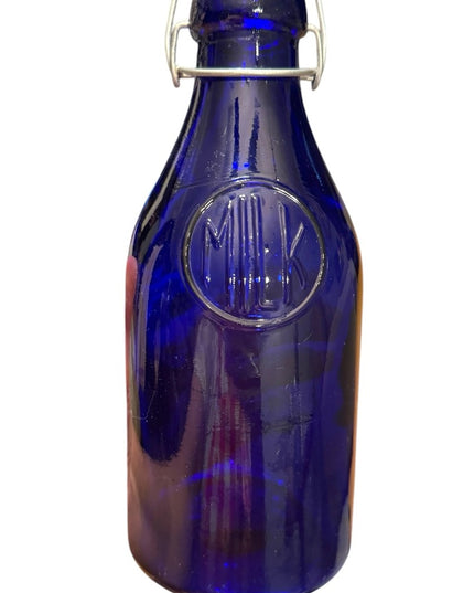 VINTAGE KOBALT BLUE MILK BOTTLE LAIT MADE IN ITALY EMBOSSED LETTERING Cow