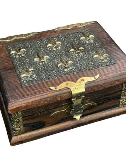 Vintage 1940s Wood box with brass accents fleur de lis trinket jewlery collect