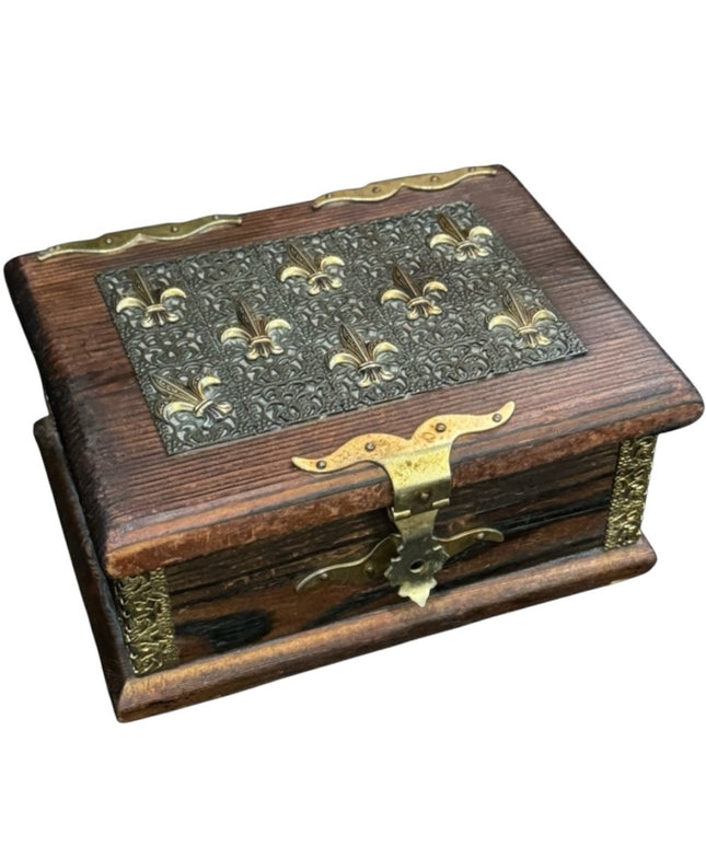 Vintage 1940s Wood box with brass accents fleur de lis trinket jewlery collect