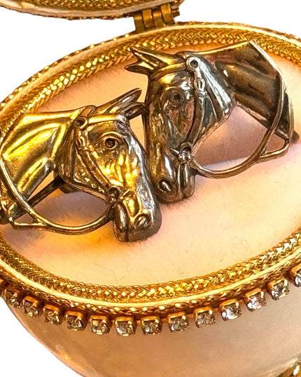 Stunning Vintage  Beau Sterling siver  HORSE screw back earrings 925