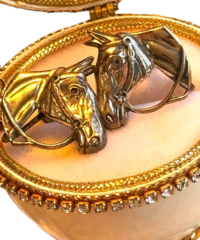 Stunning Vintage  Beau Sterling siver  HORSE screw back earrings 925