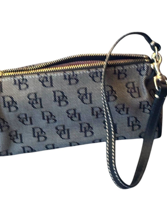 Designer Dooney Bourke LN iconic Logo Women's wristlet Mini Barrel bag leather