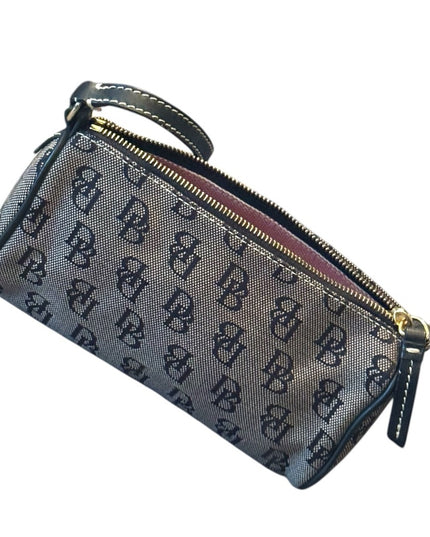 Designer Dooney Bourke LN iconic Logo Women's wristlet Mini Barrel bag leather