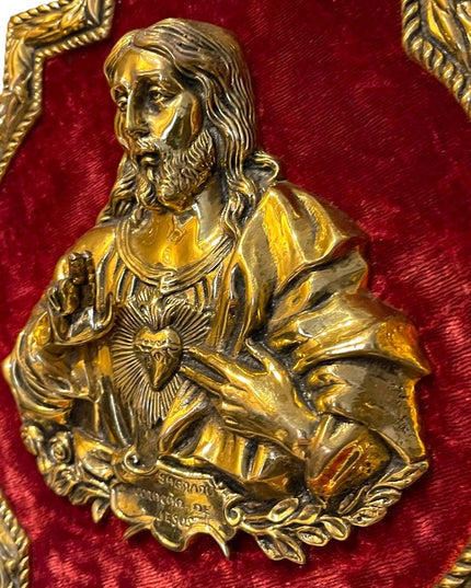 Vintage Solid Brass Frame 3D BRASS Jesus Sacred Heart red velvet Heavy p…