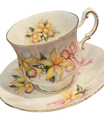 Paragon Teacup & Saucer Wedding Bouquets Orchid Flower Pattern floral bone