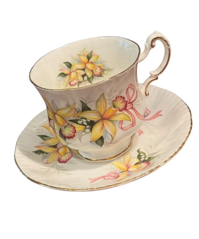 Paragon Teacup & Saucer Wedding Bouquets Orchid Flower Pattern floral bone