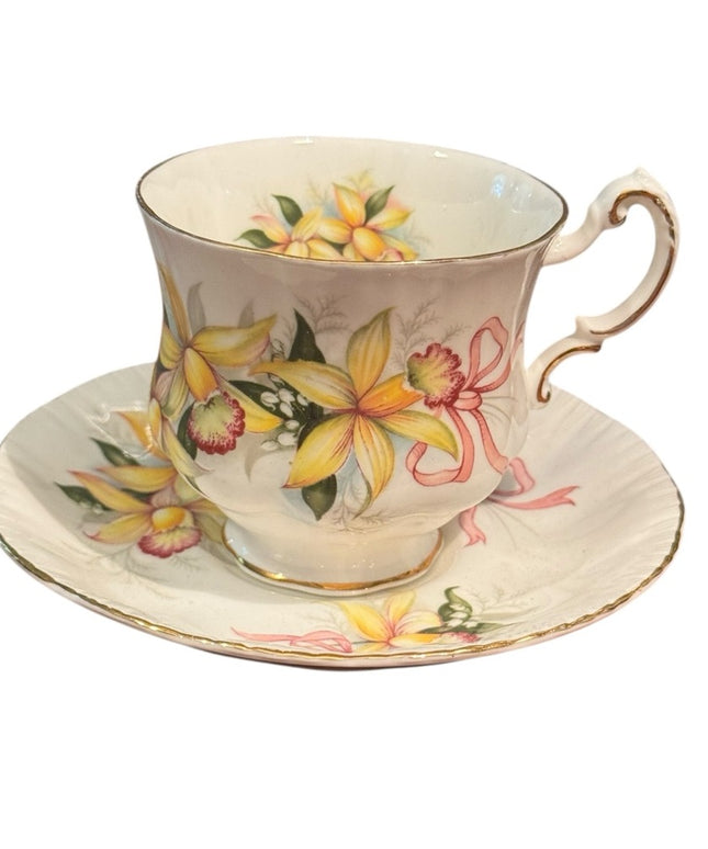Paragon Teacup & Saucer Wedding Bouquets Orchid Flower Pattern floral bone