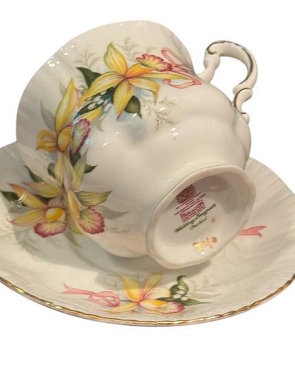 Paragon Teacup & Saucer Wedding Bouquets Orchid Flower Pattern floral bone