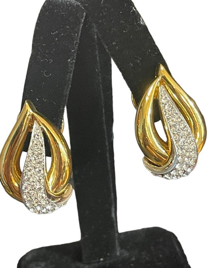 - Fine Oscar De La Renta Gold plate rhinestone tear drop pierced earrings