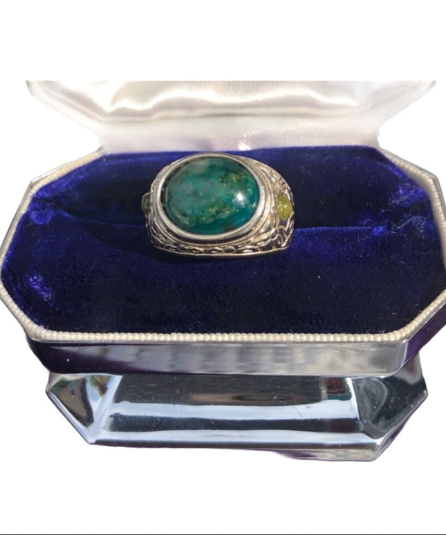 Vintage Sterling silver green stone ring sz 6