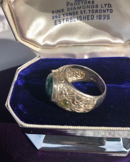 Vintage Sterling silver green stone ring sz 6