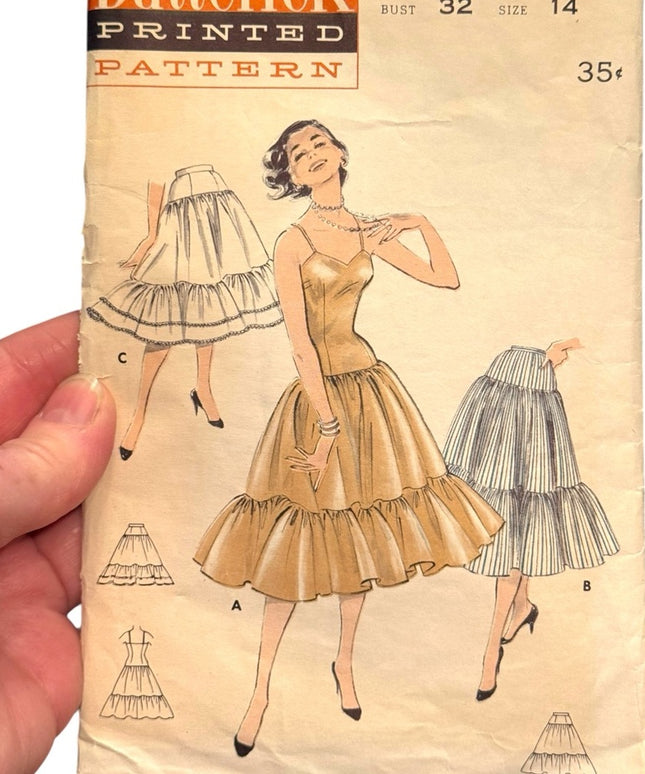 Butterick Vintage #7361 C1950s Ruffled Slip & Petticoats Pattern Sewing B32