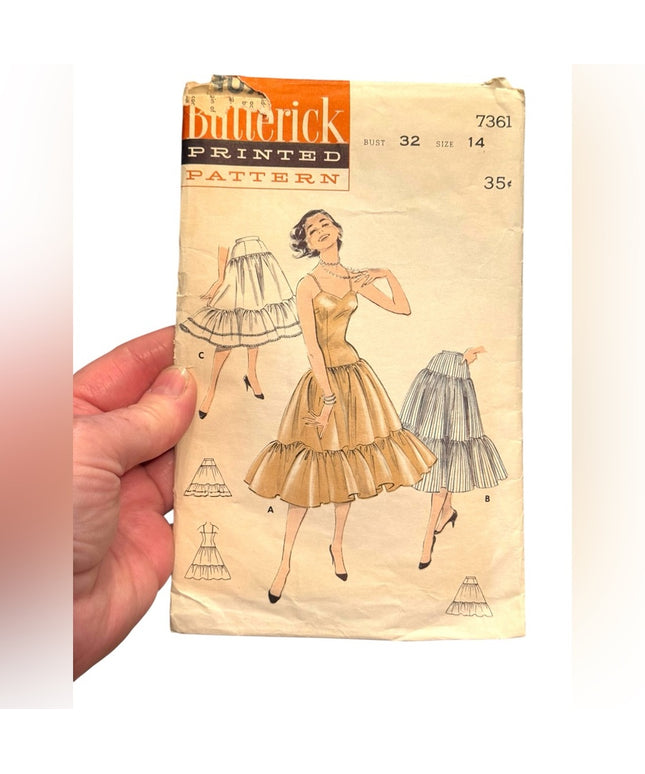 Butterick Vintage #7361 C1950s Ruffled Slip & Petticoats Pattern Sewing B32