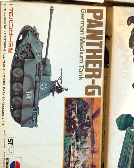 LOT of 4 pcs Military WW2 NEW Vintage Model Kits Set Tamiya Rare Tanks Carrier