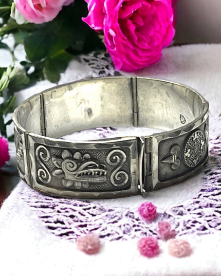 Vintage Mexico Bangle link bracelet Sterling Silver AZTEC Mayan dragon