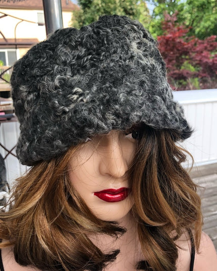 VinTage silver Persian curly lamb fur hat medium Stunning