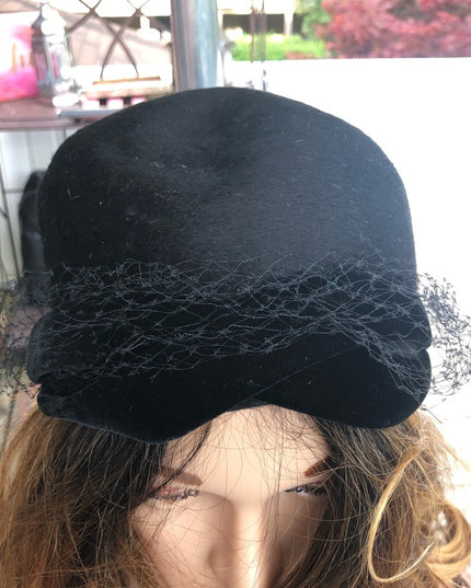 Vintage 1940s black Fancy felt hat sz med