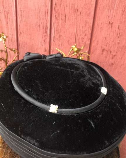 Vintage black Fancy velvet 1960s facinator hat