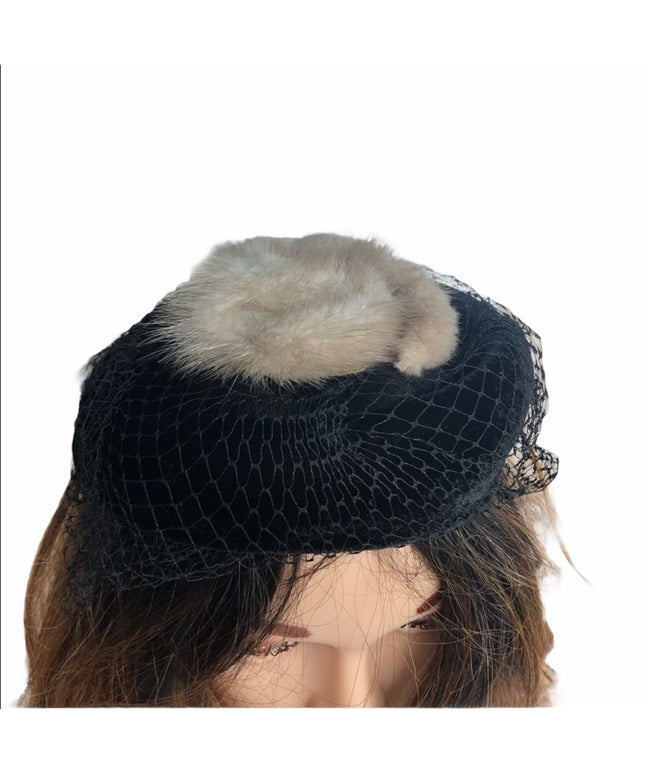 Vintage  Mid Century Stunning 1950s Mink velvet facinator hat