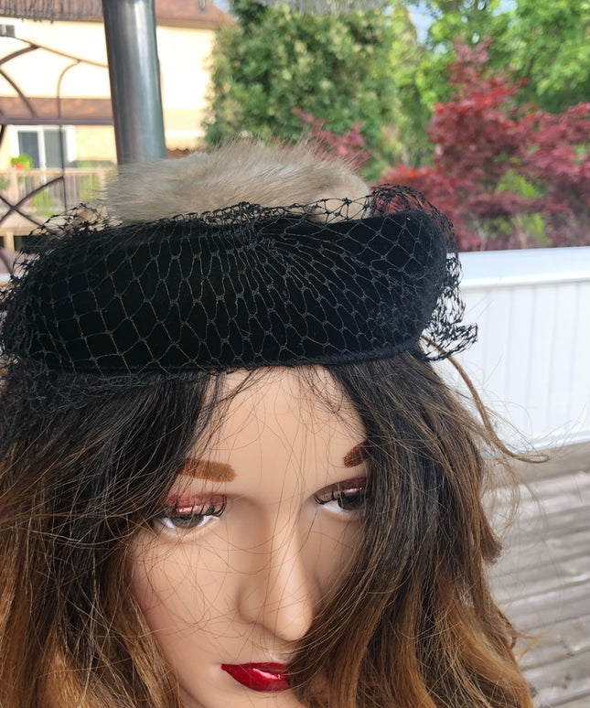 Vintage  Mid Century Stunning 1950s Mink velvet facinator hat