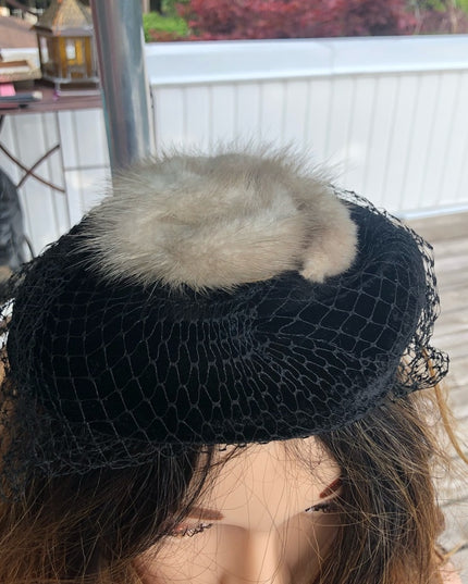 Vintage  Mid Century Stunning 1950s Mink velvet facinator hat