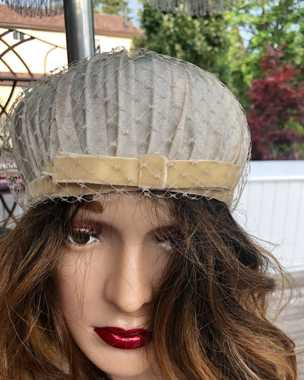 Vintage Mid Century 1960s Fancy hat sz small