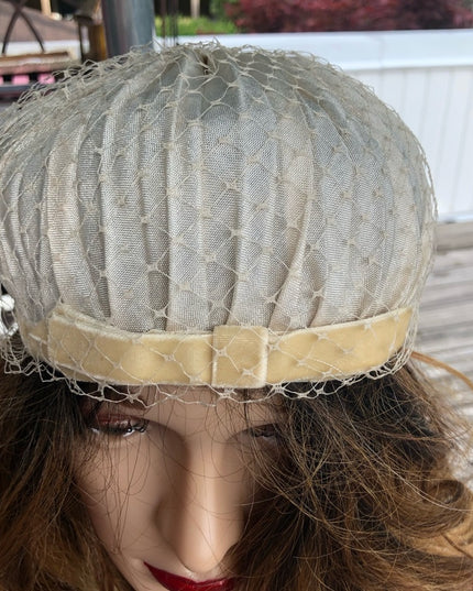 Vintage Mid Century 1960s Fancy hat sz small