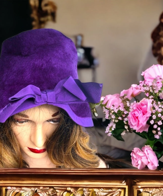 Vintage 1960s purple felt cloche hat small hippie boho