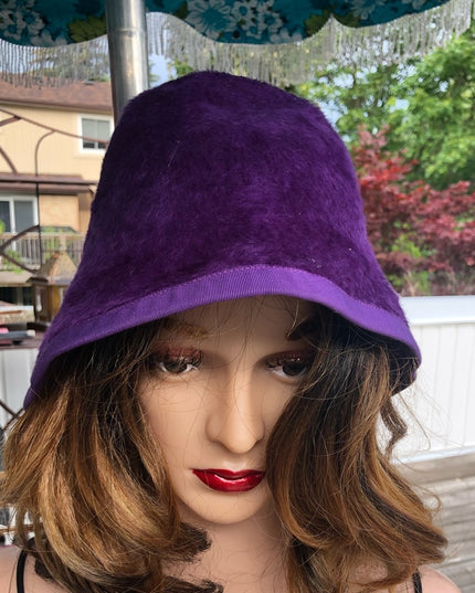 Vintage 1960s purple felt cloche hat small hippie boho