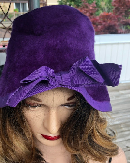 Vintage 1960s purple felt cloche hat small hippie boho