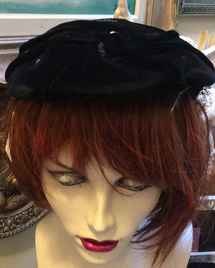 Vintage 1940s Black Velvet Facinator Hat OS