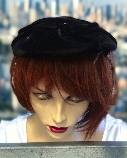 Vintage 1940s Black Velvet Facinator Hat OS