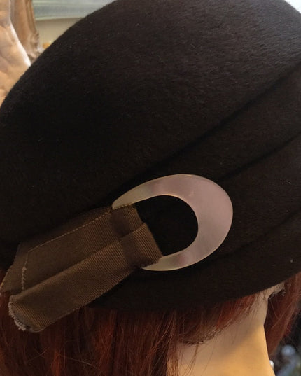 Vintage Brown Felt hat 1940s Cloche Stunning